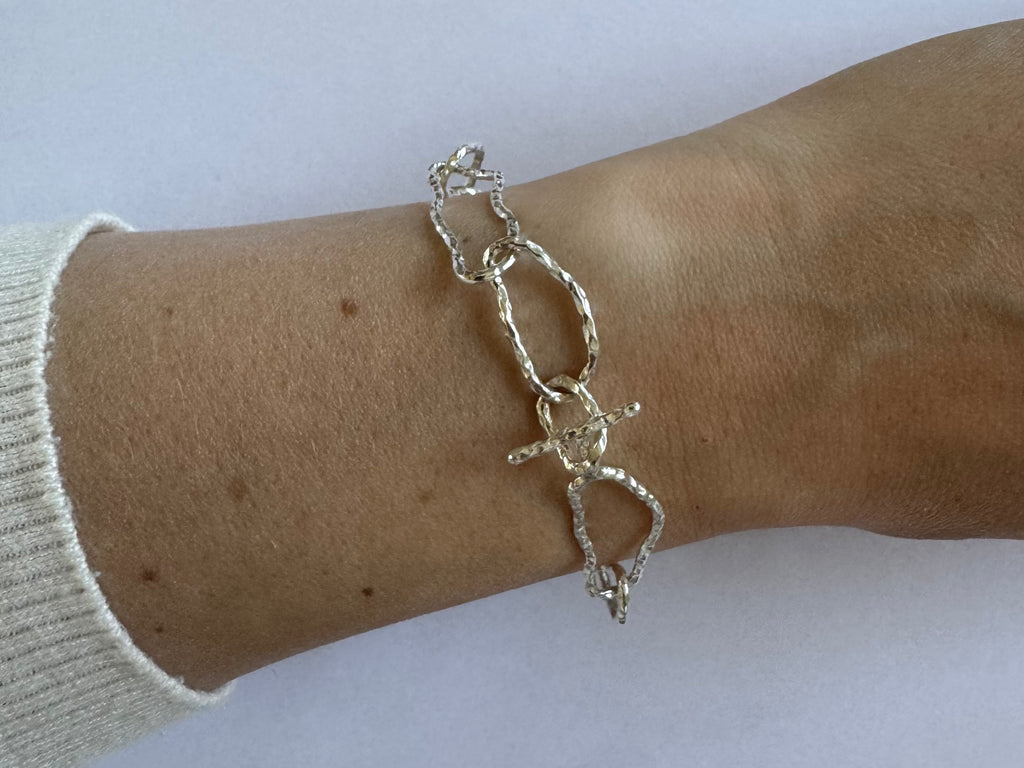 Chain bracelet – side view