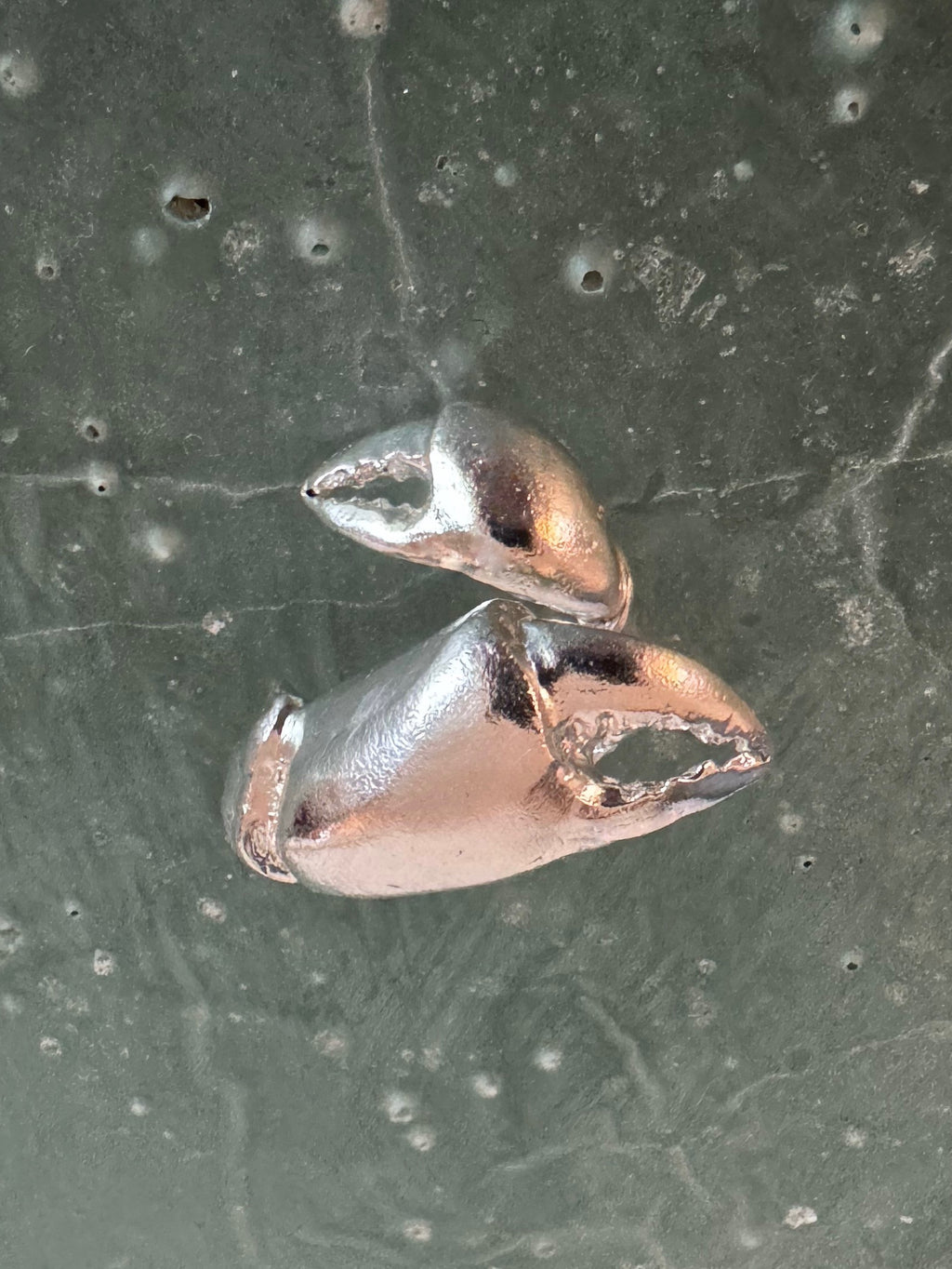 Claw ring – view 2