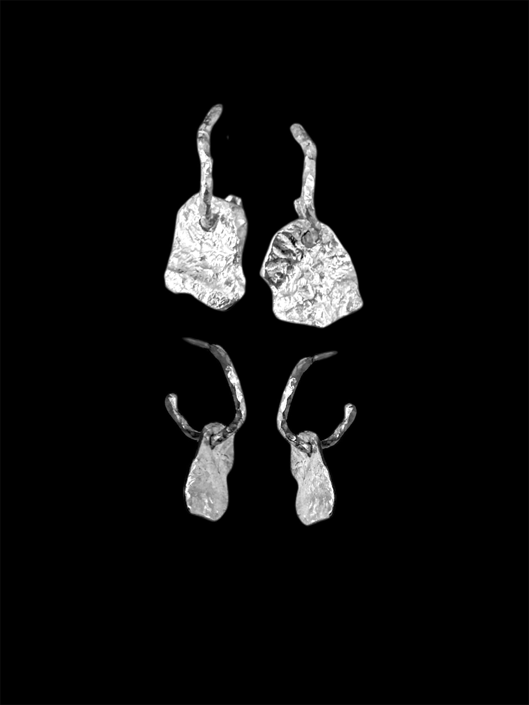 Drop earrings – detail