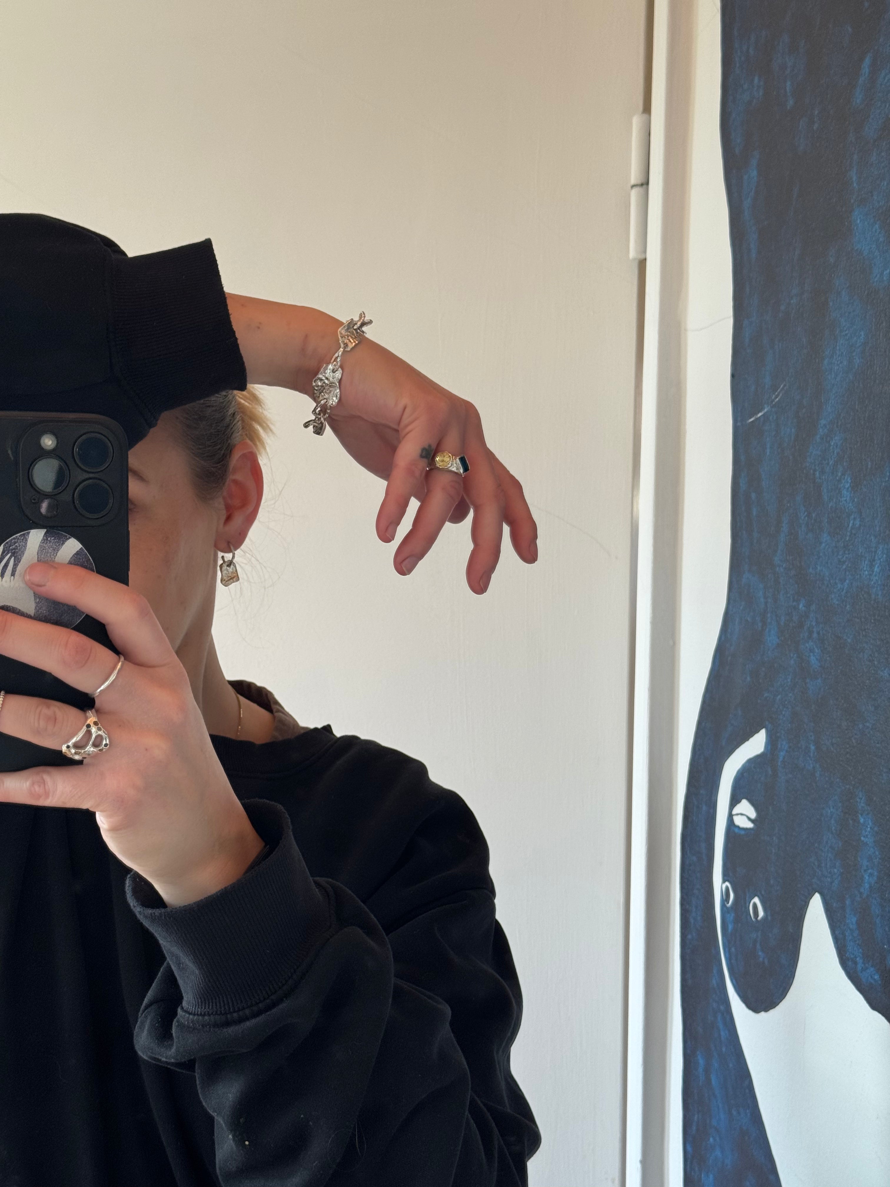 Flow bracelet – close-up