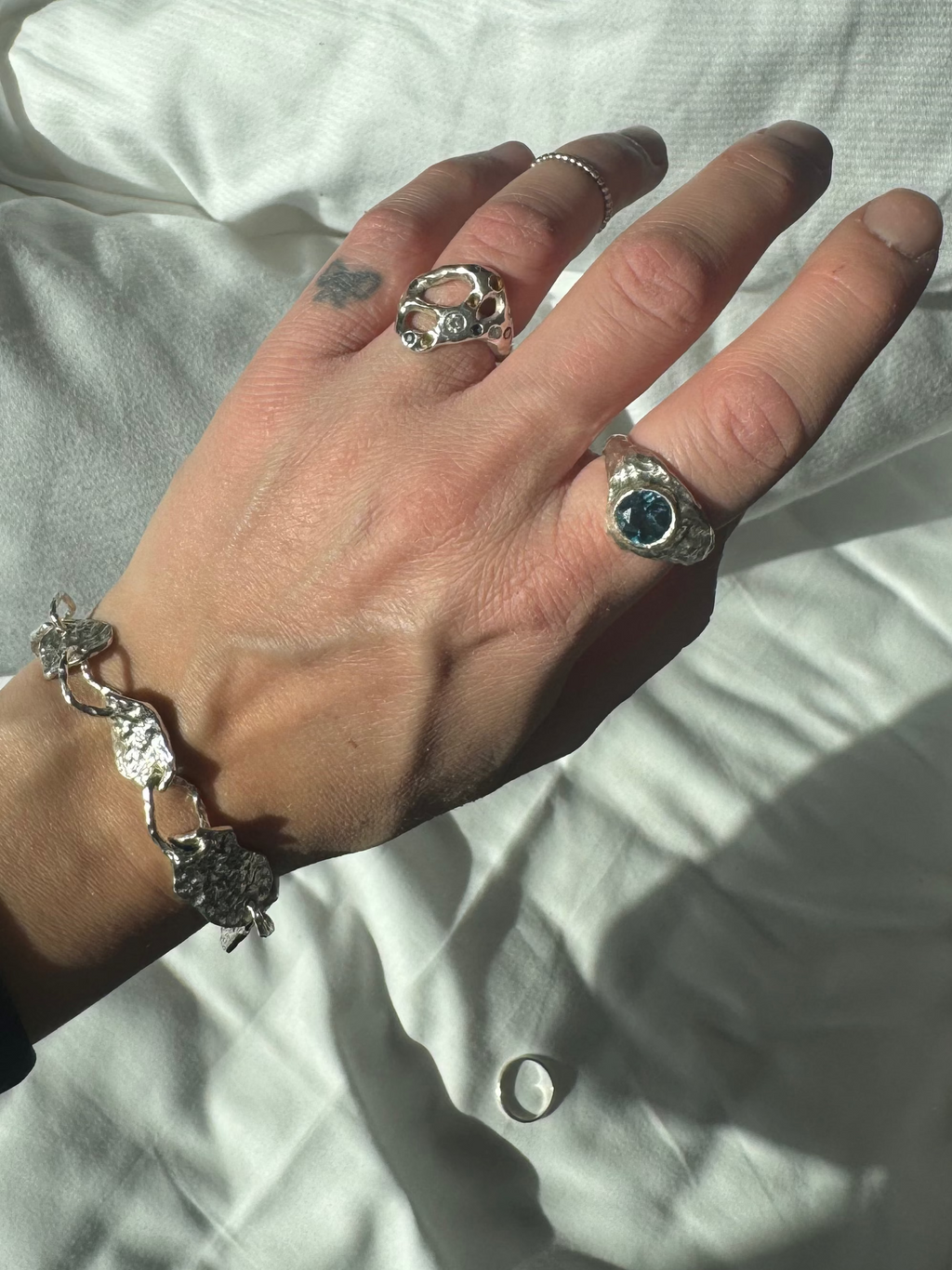 Flow bracelet – view 4