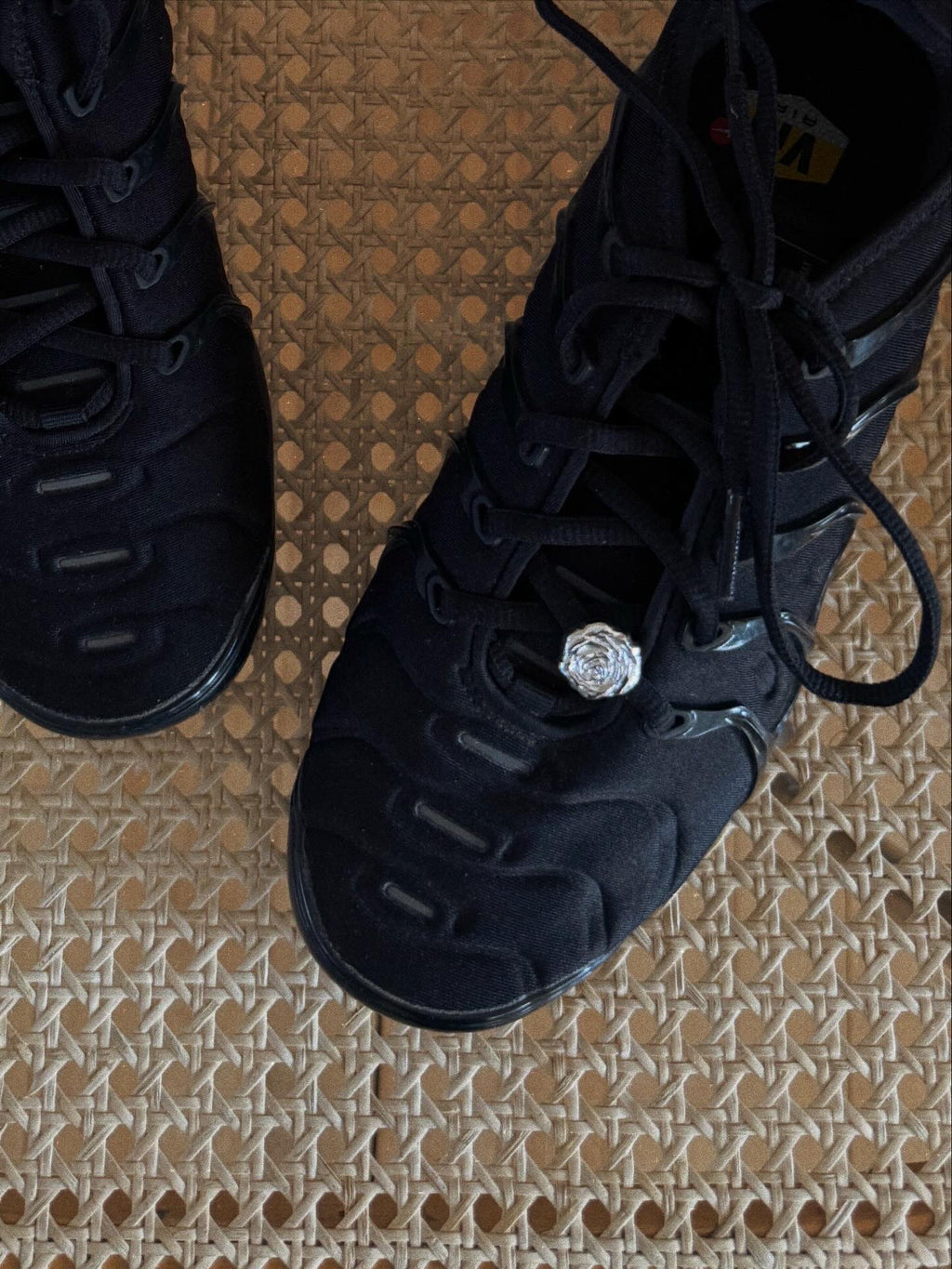 Rose accessory – view 2