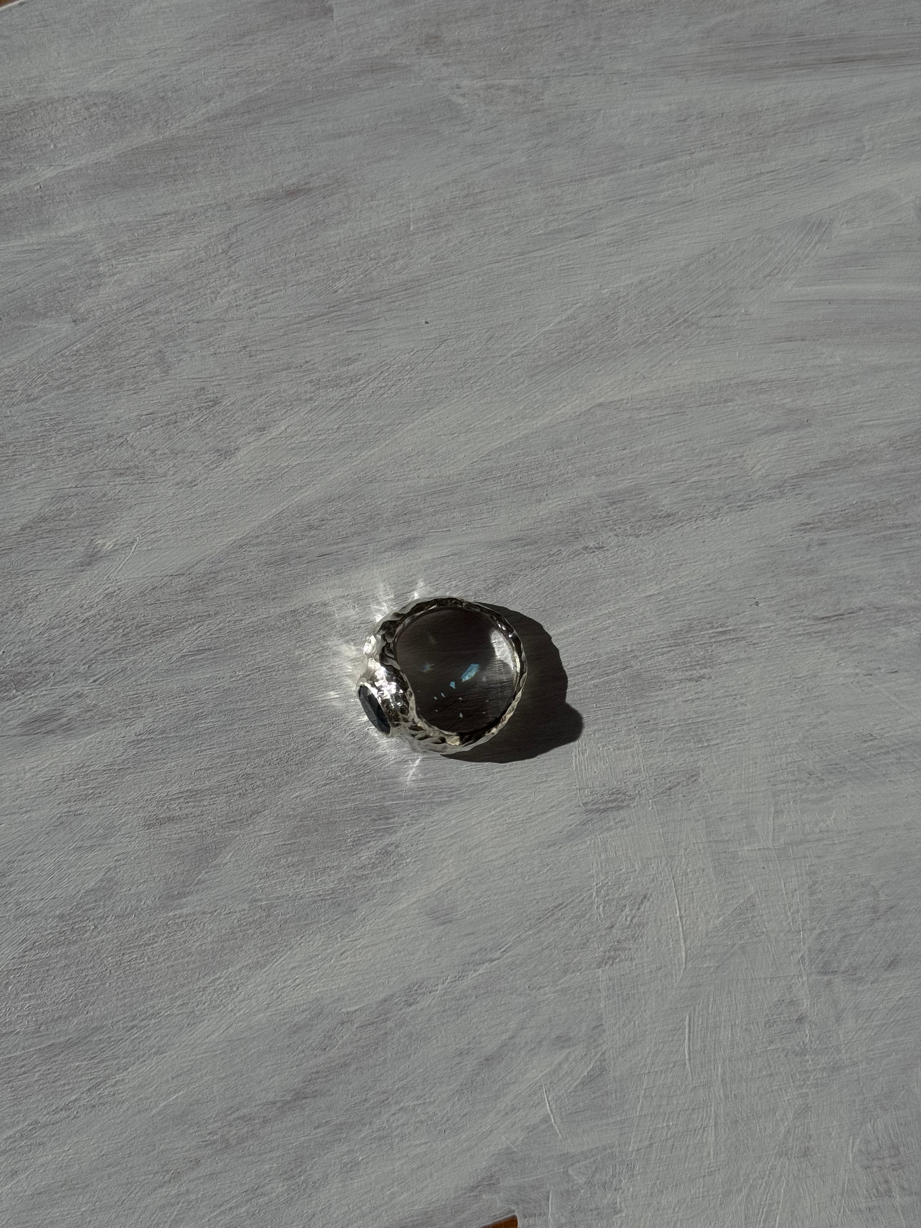 Set ring – close-up