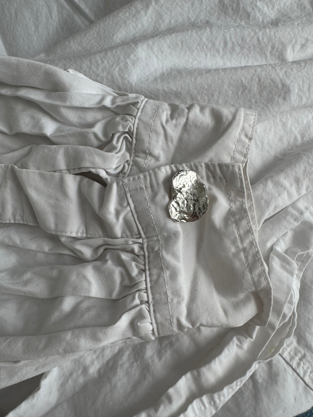 Solid accessory – close-up