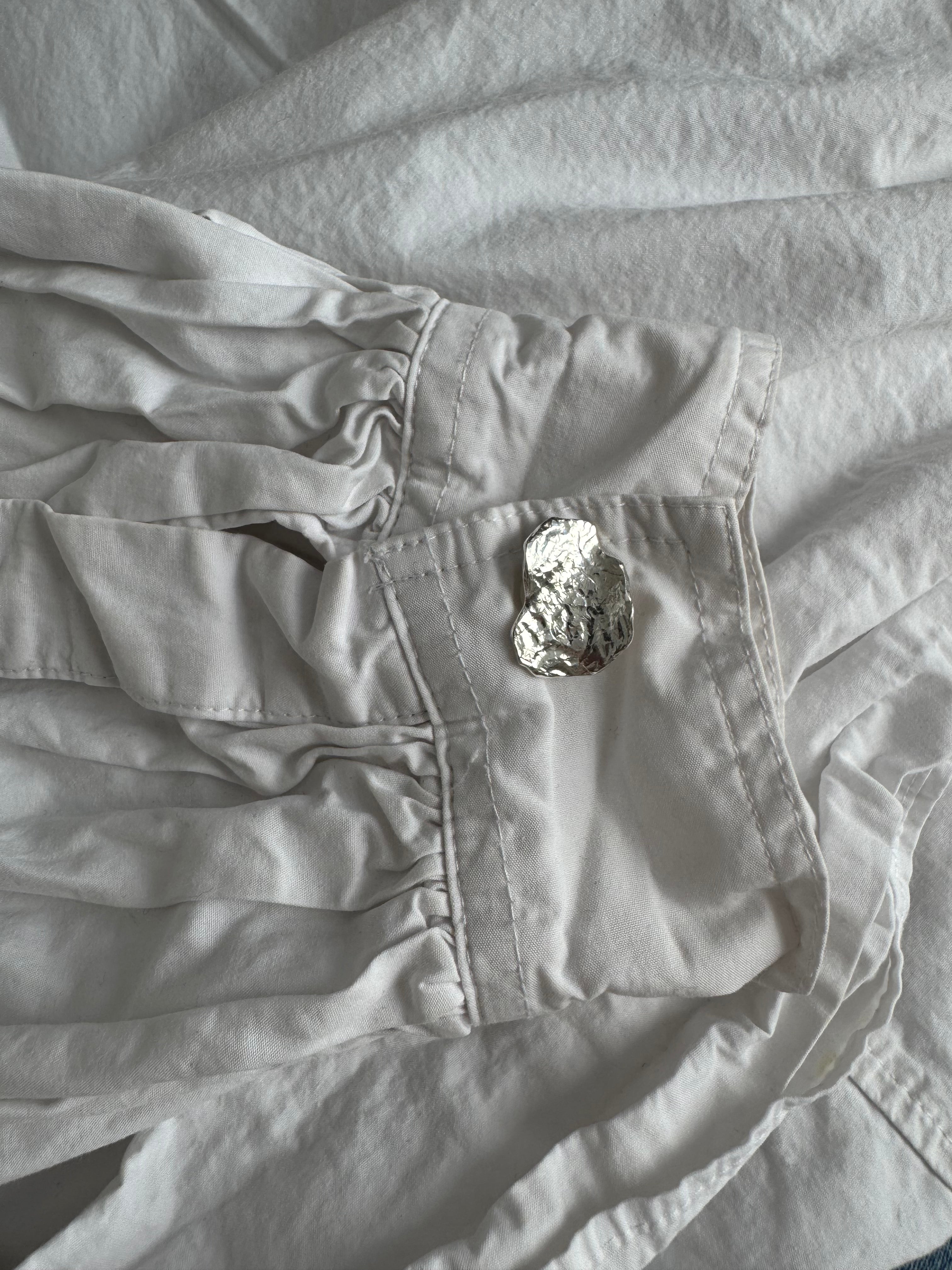 Solid accessory – close-up