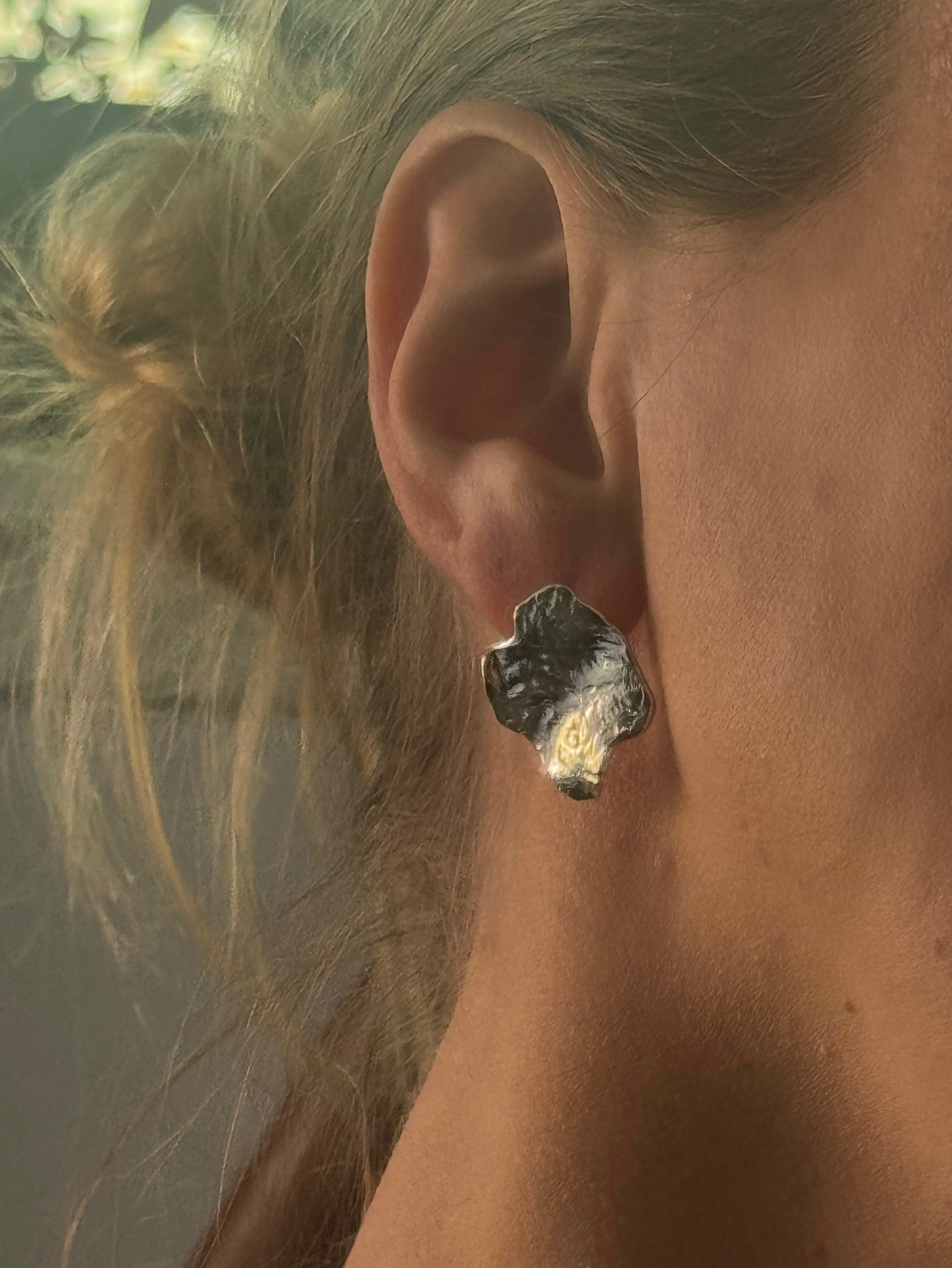 Solid earrings – detail