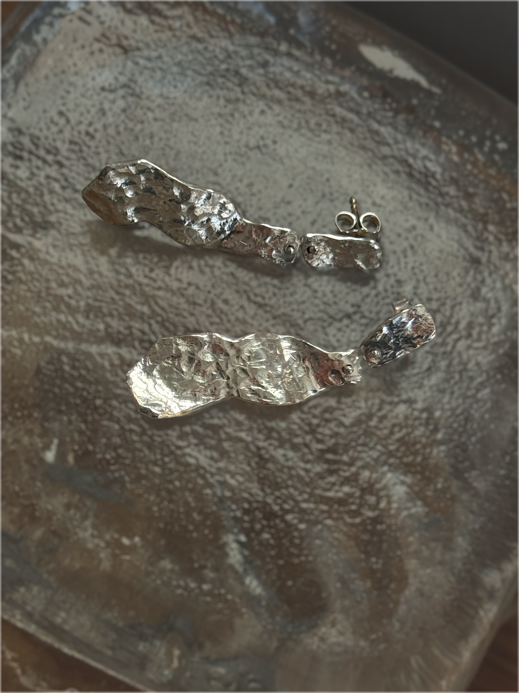 Stretch earrings