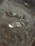 Stretch earrings