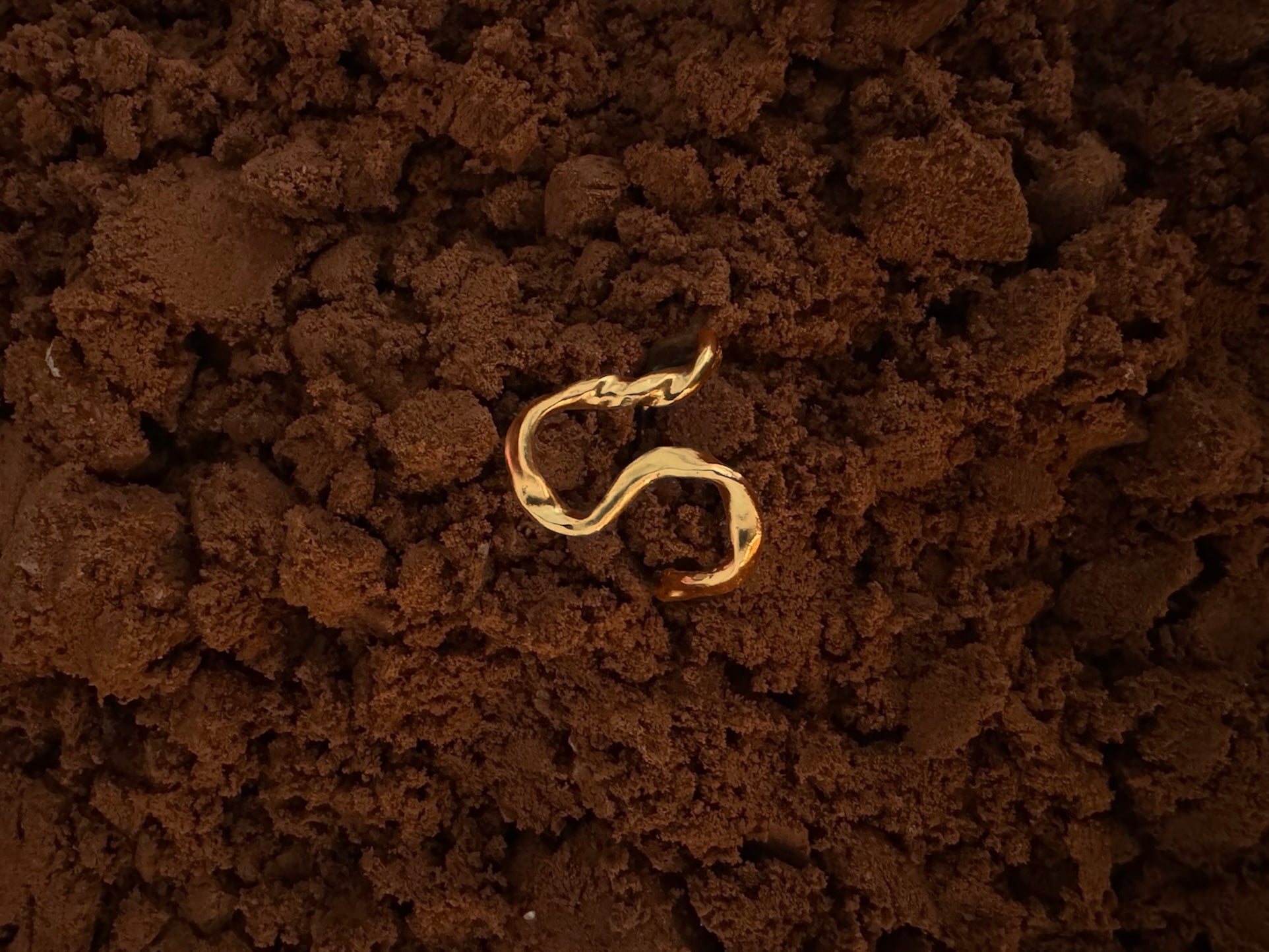 Tangle ring – 14 kt gold, close-up
