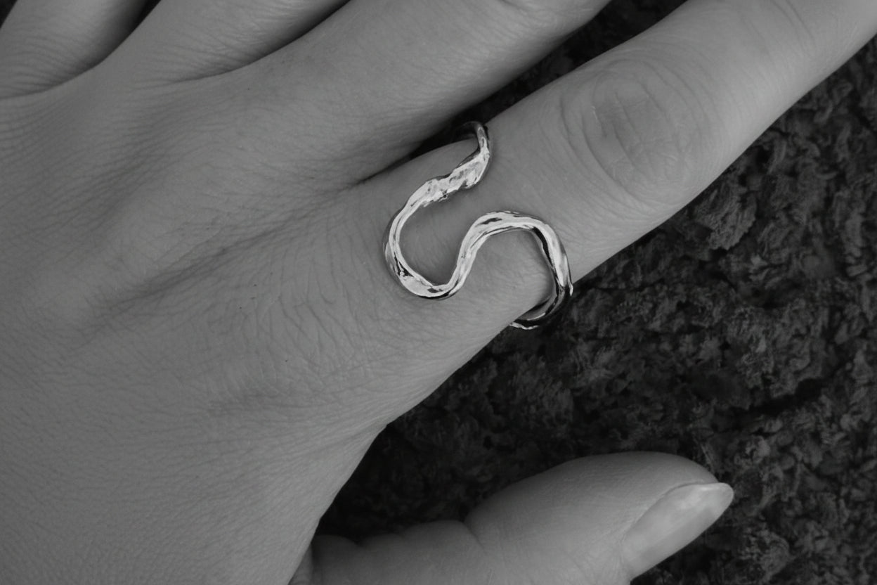Tangle ring – 14 kt gold, detail