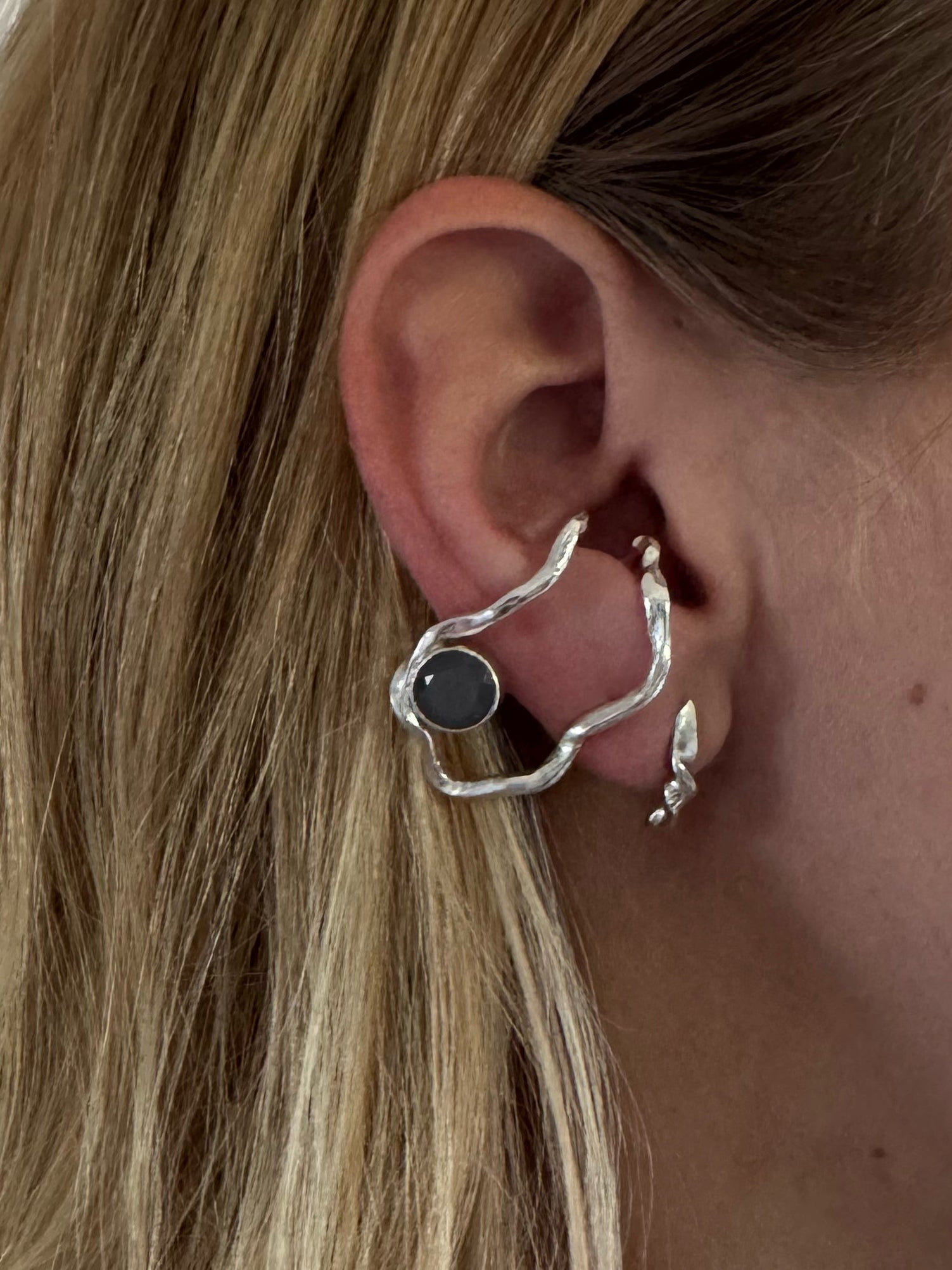 Tangle sculptural earring – detail
